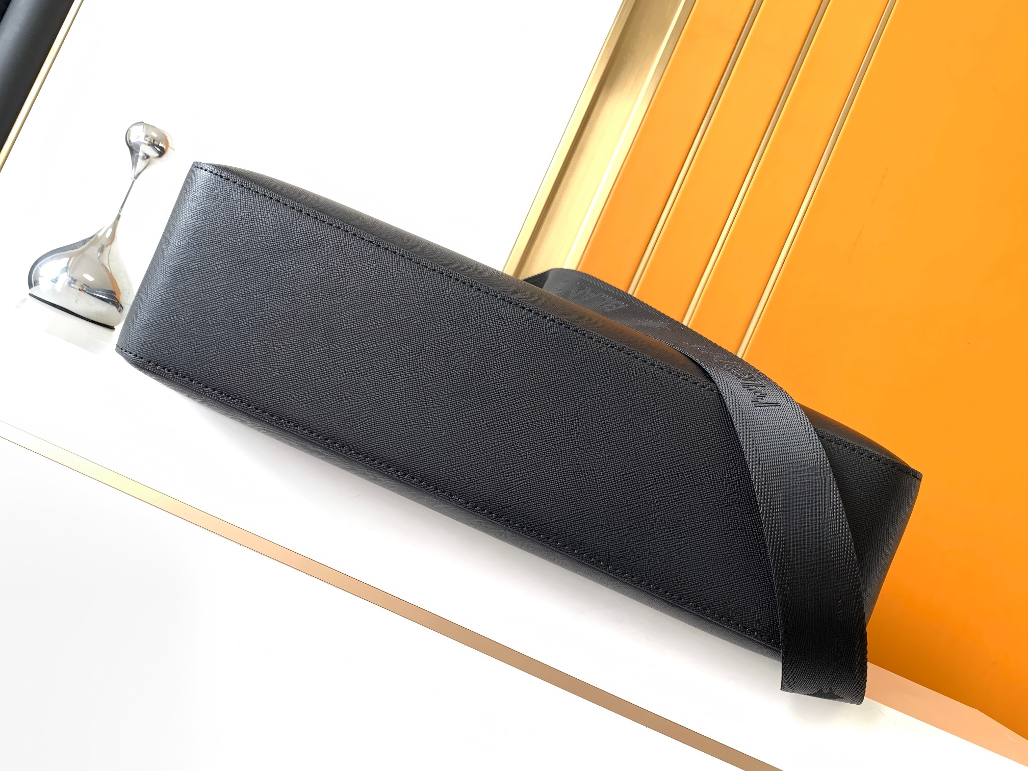 Luxury Men's Top-Handle Bags P - đánh giá và giá Luxury Bags Of 2026