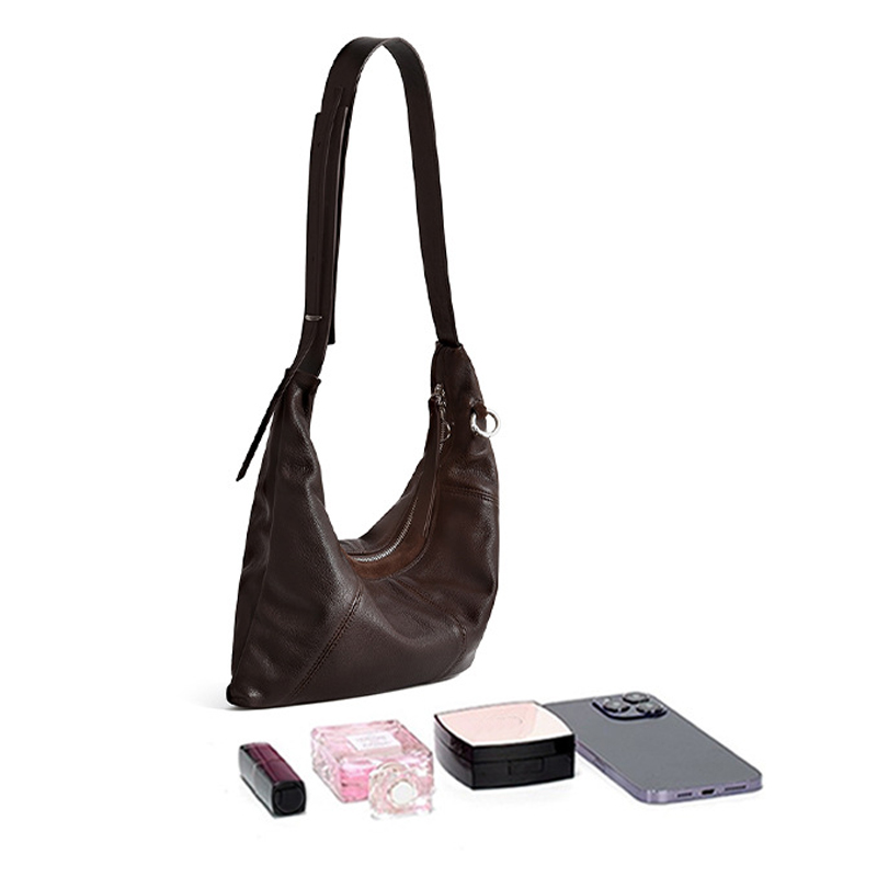 Custom Initials Leather Half M - đánh giá và giá Luxury Bags Of 2026